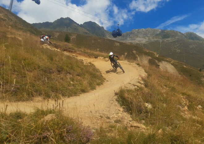 [Translate to EN:] Bike Schnupperkurs wöchentlich - lerne Basics im Bikepark
